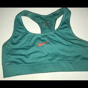 Nike pro sports bra